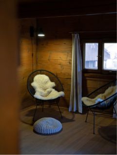 Zimmer mit Sesseln