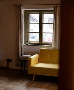 Zimmer mit Couch